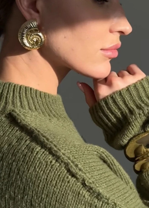 Worn by Akira women