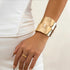 DRAPÉ. brede goudkleurige cuff